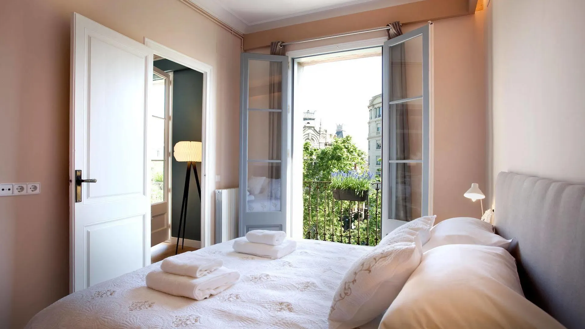 The Boutique Apartments Барселона 0*,